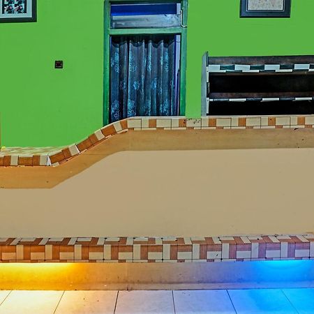Oyo 91697 Nyaman Homestay Syariah Pare Exterior photo